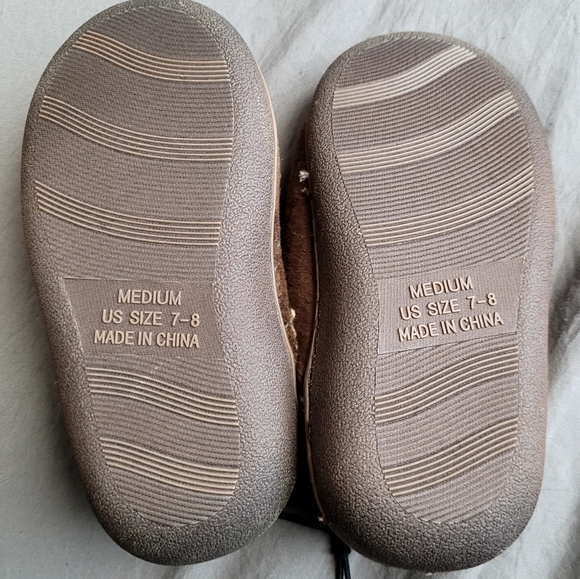 Slippers - Picture 4 of 4